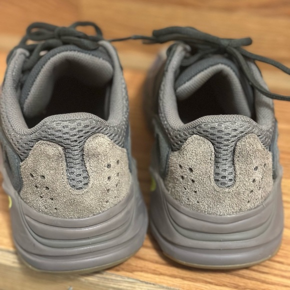 Yeezy Boost 70 Mauve Men’s Size 6 Sneakers - Picture 7 of 16